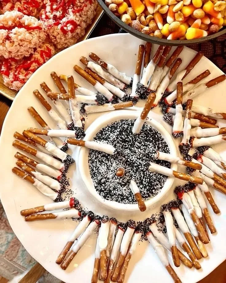 A variety of creative Halloween food ideas for festive gatherings.
