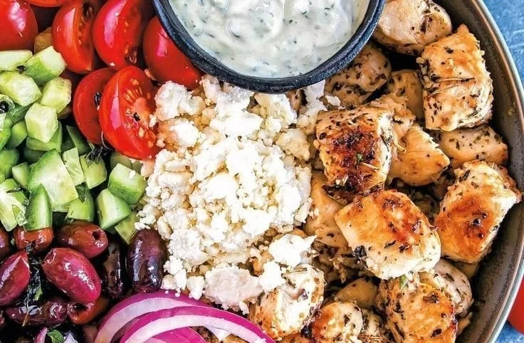 Low-Carb Greek Chicken Bowls with fresh ingredients for a keto-friendly meal